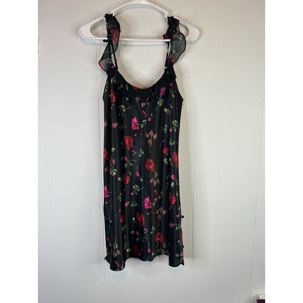 Morgan Taylor Intimates Women's Size Medium Nightgown Sleepwear Black Floral 178